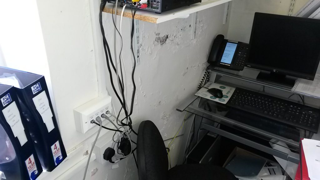mould and damp investigation in card, mould surveys , damp survey